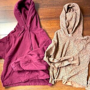 2 pieces of woman XS hoodies bundle from Abercrombie and Uniqlo